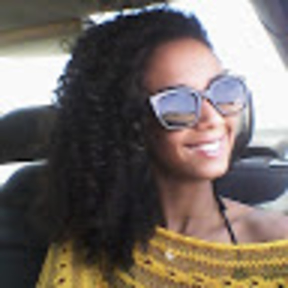 Meet your Posher, Mbolé - Picture 1 of 1